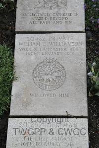 Boulogne Eastern Cemetery - Williamson, William Edward