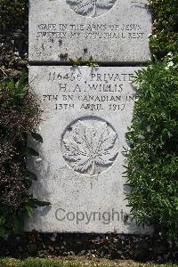 Boulogne Eastern Cemetery - Willis, Henry George