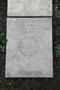 Boulogne Eastern Cemetery - Willis, T