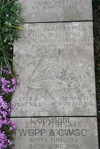 Boulogne Eastern Cemetery - Willows, John