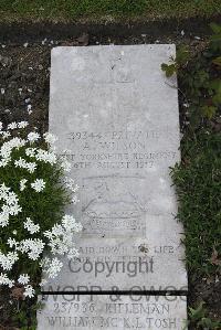 Boulogne Eastern Cemetery - Wilson, Albert