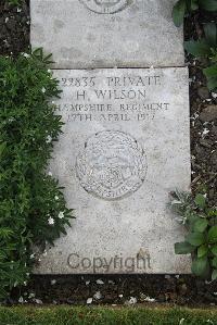 Boulogne Eastern Cemetery - Wilson, H