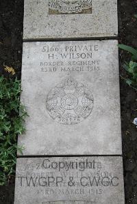 Boulogne Eastern Cemetery - Wilson, H