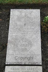 Boulogne Eastern Cemetery - Winckles, Alfred Charles
