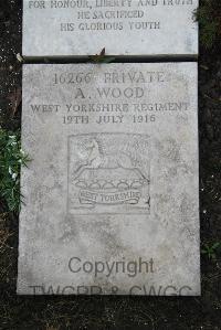 Boulogne Eastern Cemetery - Wood, Alexander