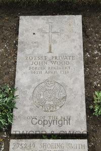 Boulogne Eastern Cemetery - Wood, John