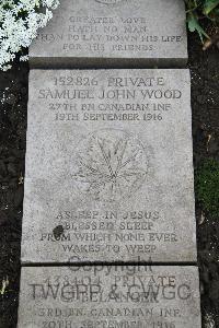 Boulogne Eastern Cemetery - Wood, S H