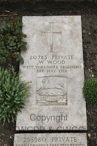 Boulogne Eastern Cemetery - Wood, W