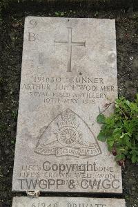 Boulogne Eastern Cemetery - Woolmer, Arthur John