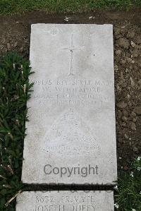 Boulogne Eastern Cemetery - Woolmore, W