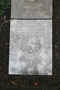 Boulogne Eastern Cemetery - Worstencroft, Harold Broughton