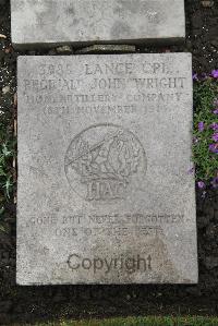 Boulogne Eastern Cemetery - Wright, Reginald John