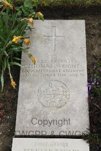 Boulogne Eastern Cemetery - Wright, T