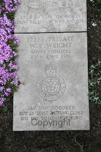 Boulogne Eastern Cemetery - Wright, W E