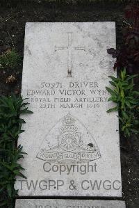 Boulogne Eastern Cemetery - Wynn, Edward Victor