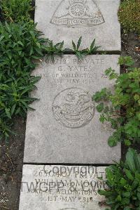 Boulogne Eastern Cemetery - Yates, G