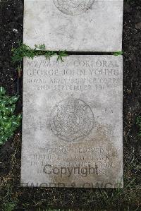 Boulogne Eastern Cemetery - Young, George John