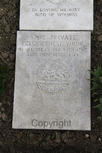 Boulogne Eastern Cemetery - Young, Percy Ernest