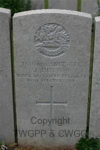 Bray Military Cemetery - Hutton, John