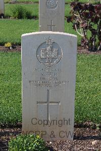 Syracuse War Cemetery&#44; Sicily - Reid, Victor