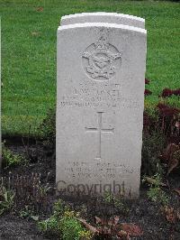 Berlin 1939-1945 War Cemetery - Foskett, Bruce William