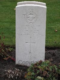 Berlin 1939-1945 War Cemetery - Fox, Allan Maynard