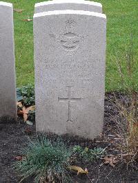 Berlin 1939-1945 War Cemetery - Froggatt, Douglas William