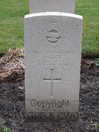 Berlin 1939-1945 War Cemetery - Gage, John