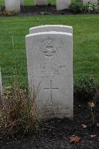 Berlin 1939-1945 War Cemetery - Gildare, Anthony John Byron