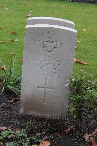 Berlin 1939-1945 War Cemetery - Grant, Albert Edward