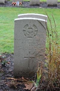 Berlin 1939-1945 War Cemetery - Griffin, Terence James