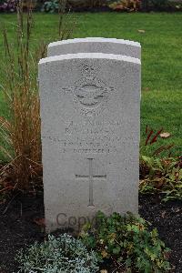 Berlin 1939-1945 War Cemetery - Hayes, Ronald William