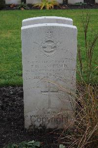 Berlin 1939-1945 War Cemetery - Henderson, Thomas Donald