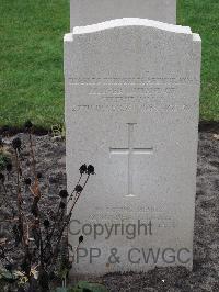 Berlin 1939-1945 War Cemetery - Hoes, C F A