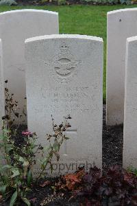 Berlin 1939-1945 War Cemetery - Holleron, Laurence John