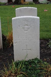 Berlin 1939-1945 War Cemetery - Holliday, Edgar Maurice