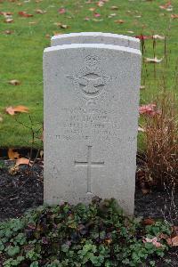 Berlin 1939-1945 War Cemetery - Howell, John Glyn