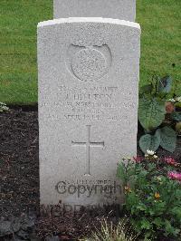Berlin 1939-1945 War Cemetery - Hutton, John