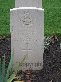 Berlin 1939-1945 War Cemetery - Hayes, Michael Dermot