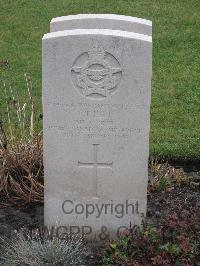 Berlin 1939-1945 War Cemetery - Hill, John Travers