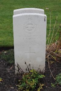 Berlin 1939-1945 War Cemetery - Howe, Edward Albert