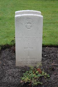 Berlin 1939-1945 War Cemetery - Howe, Ralph Sidney