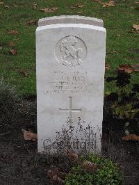 Berlin 1939-1945 War Cemetery - Hullis, Leonard Benjamin