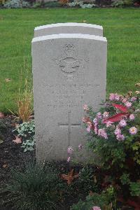 Berlin 1939-1945 War Cemetery - Hunter, Robert John