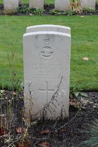 Berlin 1939-1945 War Cemetery - Iverson, James Edward William