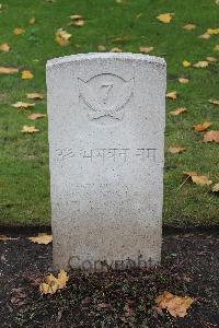 Berlin 1939-1945 War Cemetery - Jainanda Rai, 