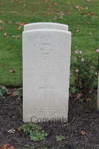 Berlin 1939-1945 War Cemetery - Jones, Robert Warren