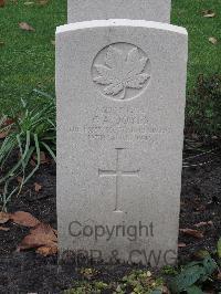 Berlin 1939-1945 War Cemetery - Joyes, C A
