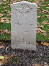 Berlin 1939-1945 War Cemetery - Kelly, T