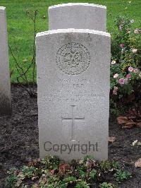 Berlin 1939-1945 War Cemetery - Kerr, Peter